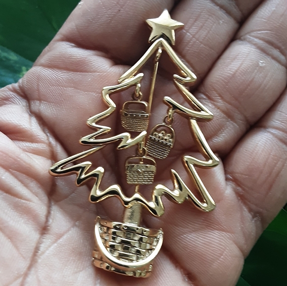 Longaberger Jewelry - LONGABERGER Gold Plate Hanging Metal Basket Christmas Brooch "Book Piece" - Vtg